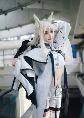 女女女