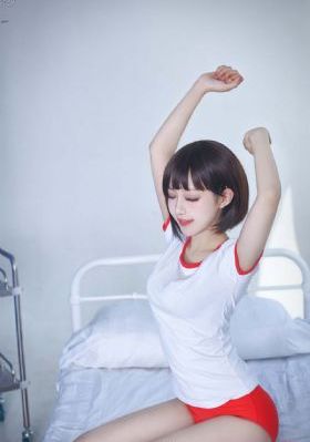 我和闺蜜在公车被cao污文